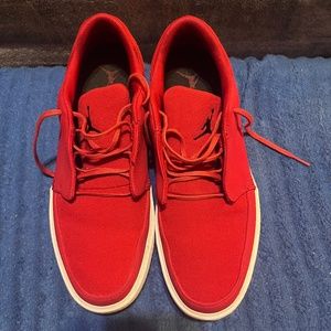 “Jordan V.5 Grown Low Gym Red Sneakers - Size 9 - Barely Worn & Great Condition”